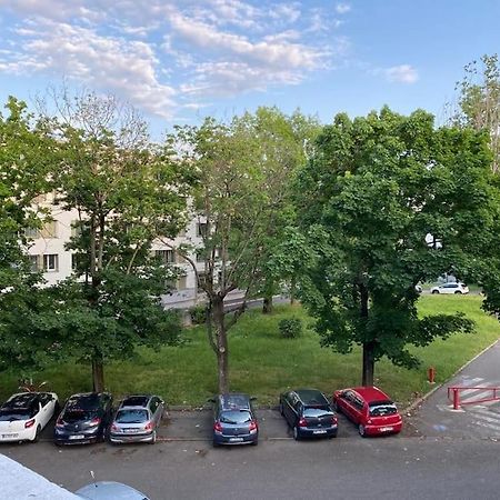 Joli Appartement Proche Metro Лион Экстерьер фото