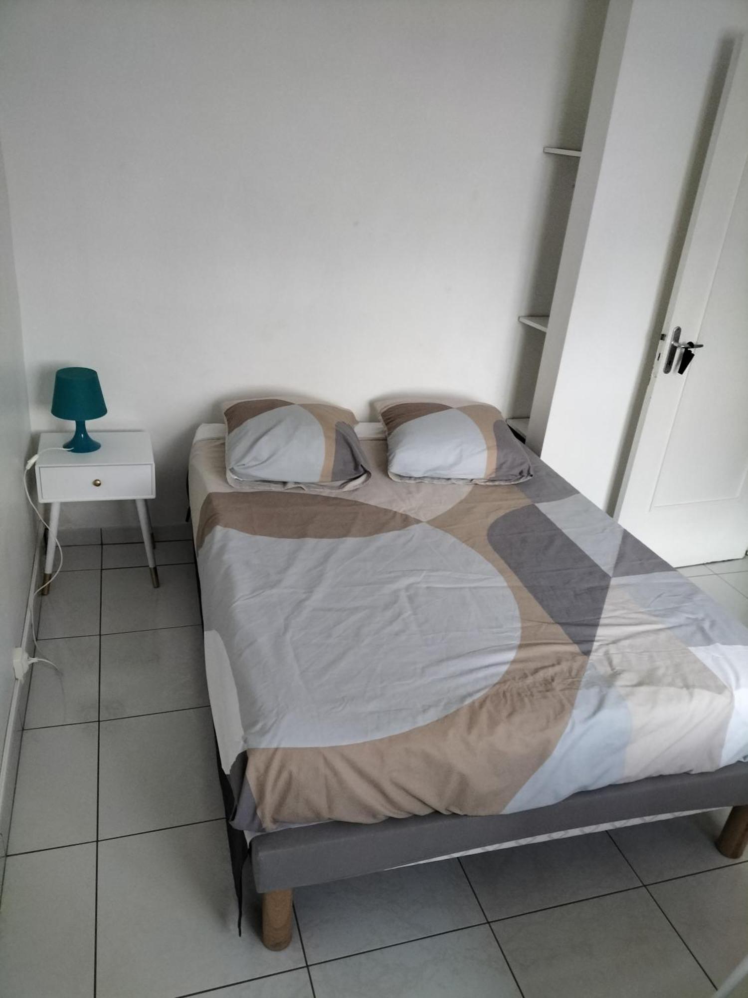 Joli Appartement Proche Metro Лион Экстерьер фото